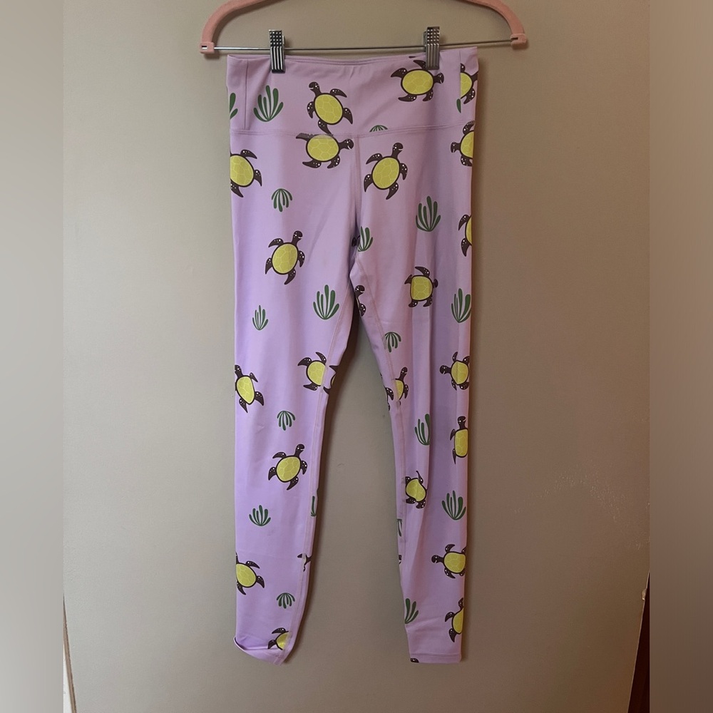 NWOT- Turtles Leggings Size M